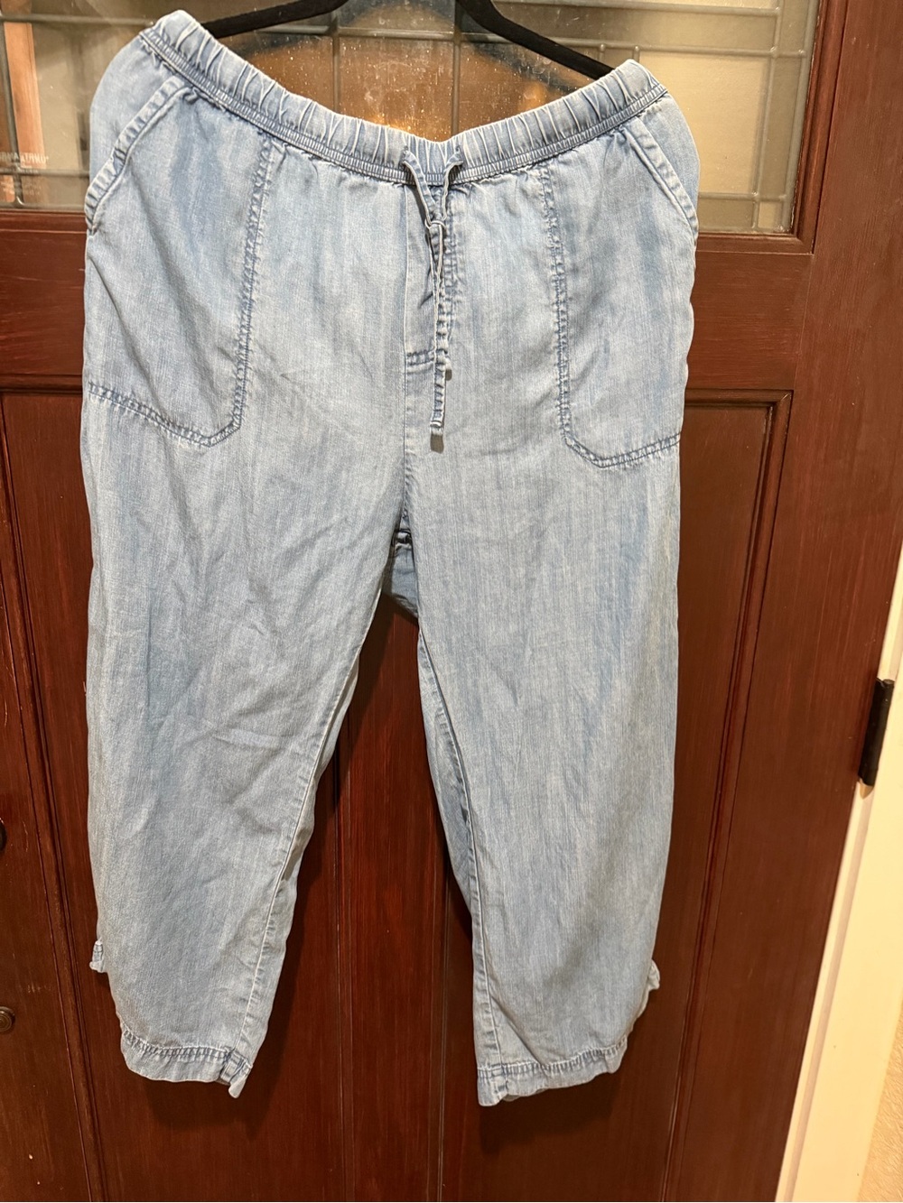 Splendid Light Wash Cropped Pull-On Denim Joggers